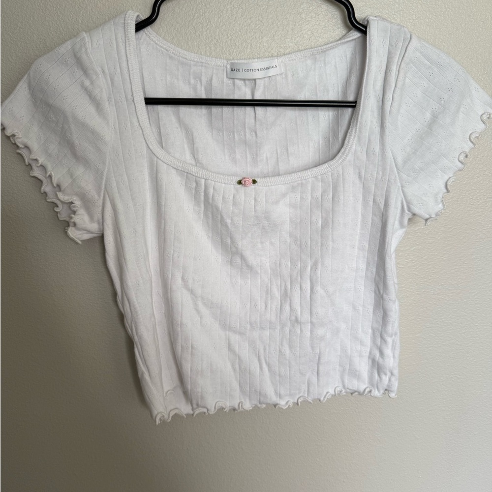 Gaze White Cropped White Baby Tee With Floral Detail Y2K 2000s Size M